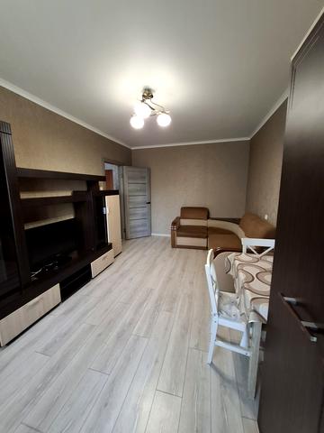 Академіка Корольова вул., 75/1