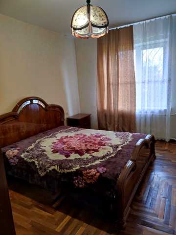 Автозаводська вул., 20