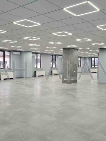 Велика Васильківська вул. (Червоноармійська), 72