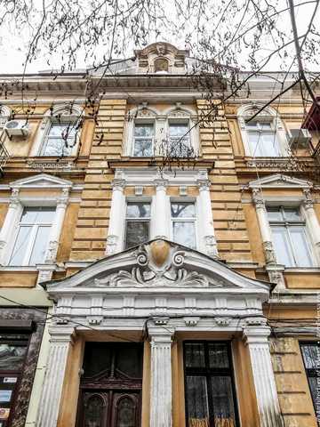 Базарна вул., 45