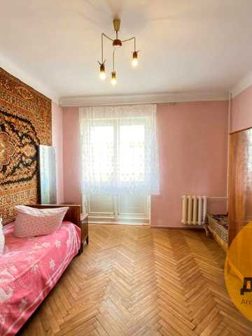 Слов'янська вул., 28