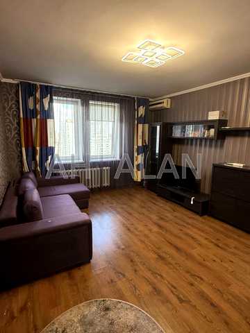 Олени Пчілки вул., 3-А