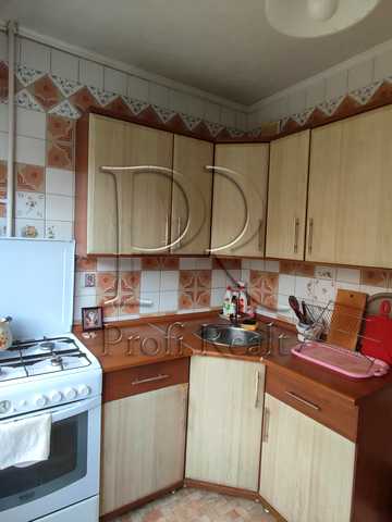 Романа Шухевича просп. (Генерала Ватутіна), 8-А