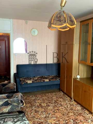 Миколи Ушакова вул., 6