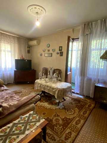 Академіка Корольова вул., 34