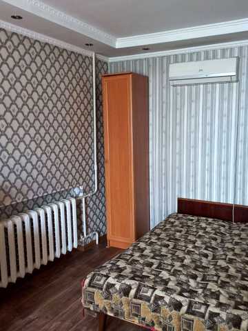 Смілянська вул., 19