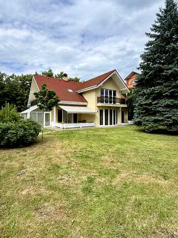 Берестейське шосе (Брест-Литовське), 13