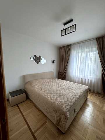 Оноре де Бальзака вул., 55
