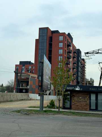 Ужгородська вул., (Будинок 1)