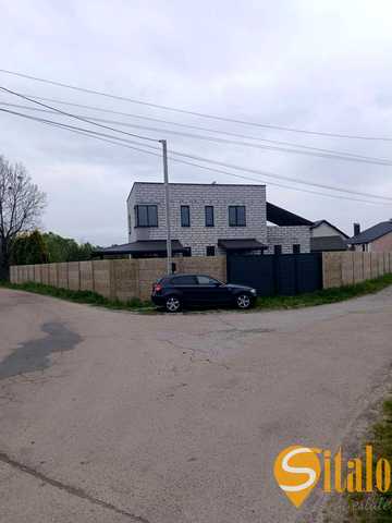 Зелена