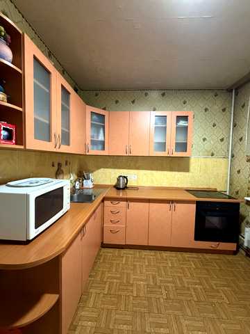 Анни Ахматової вул., 15