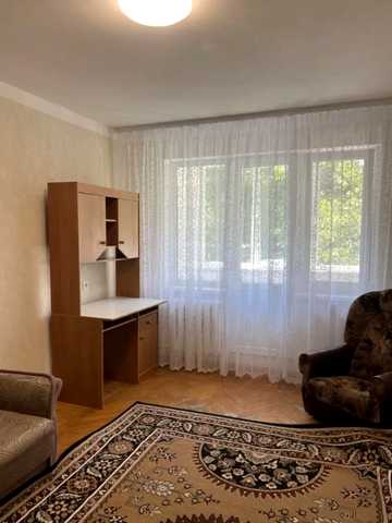 Героїв Крут вул. (Валентини Терешкової), 24
