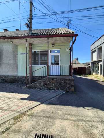 Армійська, 15