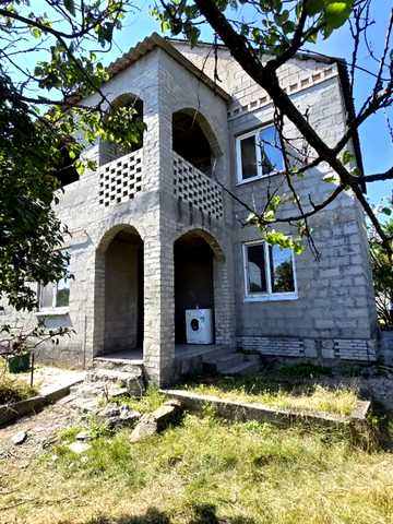 Металургiв вул., 27