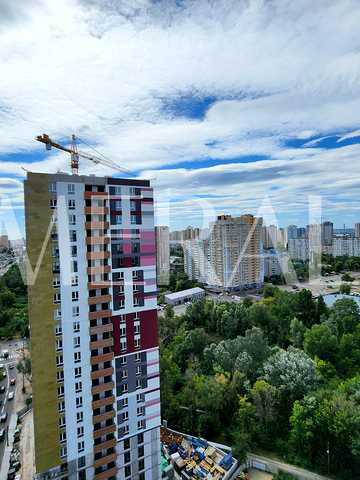 Тепловозна вул., 28