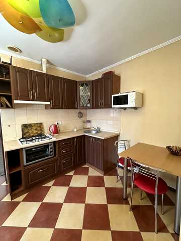 Генерала Кульчицького вул. (Олександра Матросова), 1