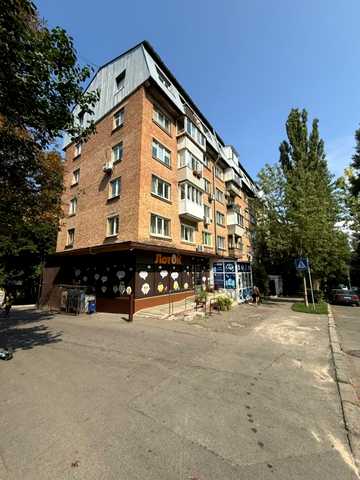 Михайла Стельмаха вул., 6