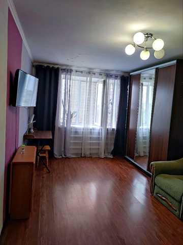 Володимира Гнатюка вул., 30