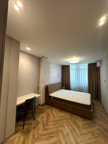 Берестейський просп. (Перемоги), 11 к1