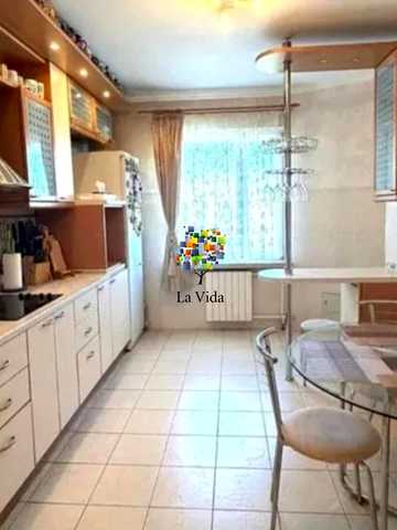 Миколи Бажана просп., 36
