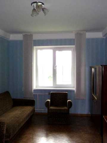 Миколи Ушакова вул., 12