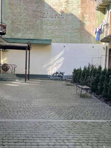 Богдана Лепкого вул., 6