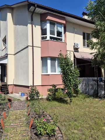 Ялтинська вул., 24