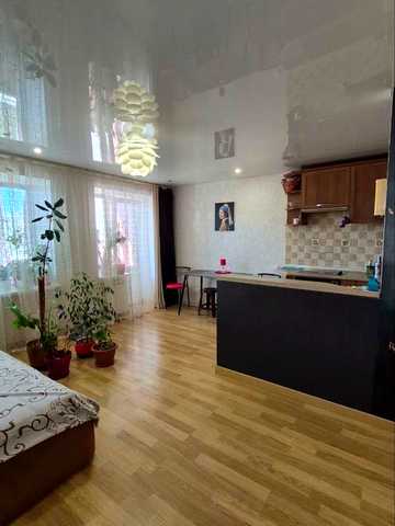 Михайла Лушпи просп. (Космонавтів), 12