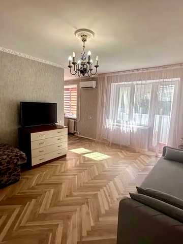 Почайнинська вул., 52