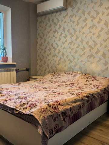 Академіка Глушкова просп., 14