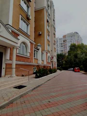 Французький бульв., 35