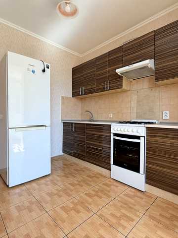 Миру вул., 36
