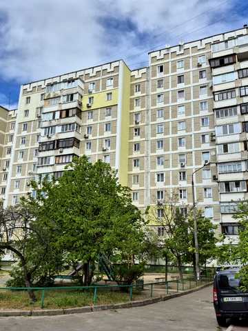 Миколи Лаврухіна вул., 11