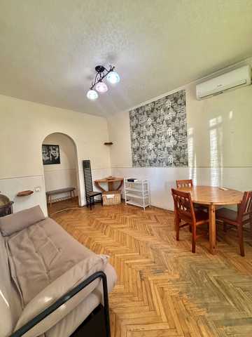 Лесі Українки бульв., 15
