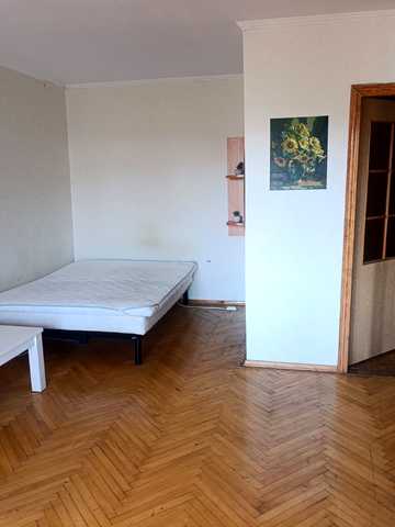 Дегтярівська вул., 6