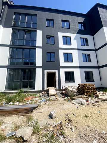 Петра Сагайдачного вул., 31а