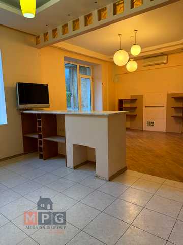 Незалежності просп. (Правди), 7 (п24-п26)