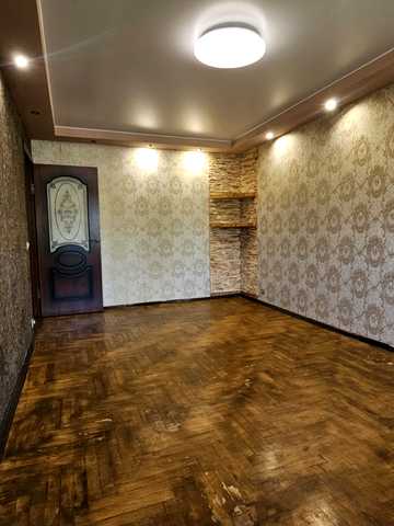 Університетський просп. (Гагаріна), 73