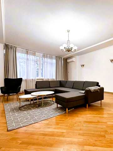 Олександра Кониського вул., 28А-30А