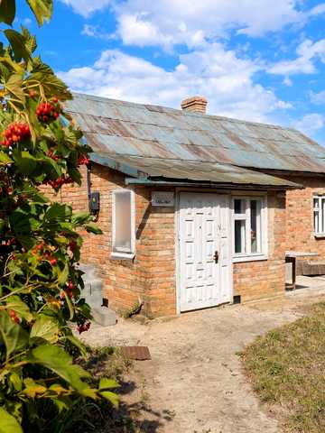 Л. Українки, 5