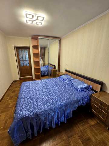 Олександра Поля просп. (Кірова), 22