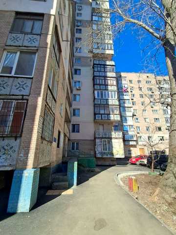 Михайла Грушевського вул., 50а