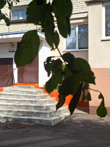 Студентська вул., 2
