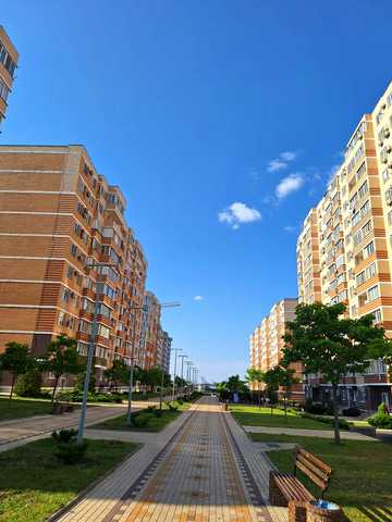 Захисників України вул. (1-го Травня), 40