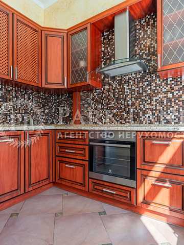 Хрещатик вул. (Kreschatic), 23