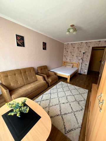 Голосіївський просп. (40-річчя Жовтня), 11