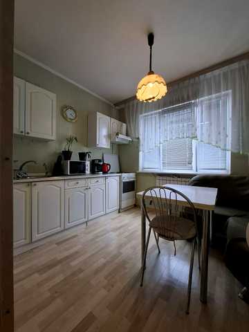 Академіка Глушкова просп., 15