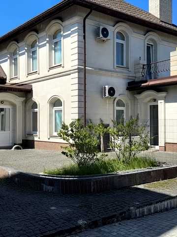 Вишгородська вул., 4
