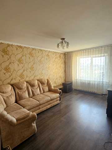 Ялтинська вул., 15