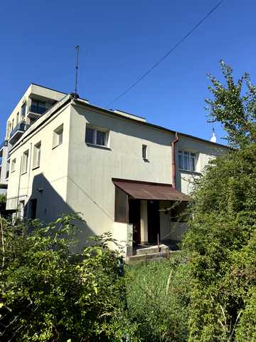 Канівська вул., 16